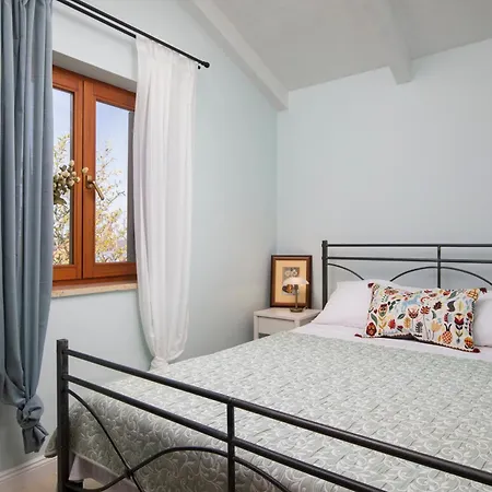 Kastel Apartmán Pula