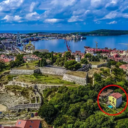 Kastel Apartmán Pula