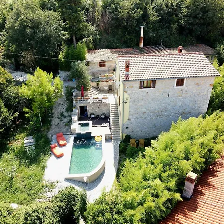 Jupiter Kastel With Swimming Pool